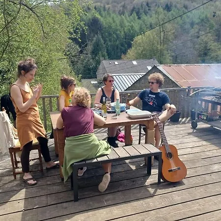 Nid Douillet En Pleine Nature Profondeville